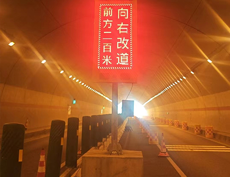 ���̰���