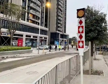 ̫��ܾ�ʾ���đ��Ãrֵ�c�a(ch��n)Ʒ���c